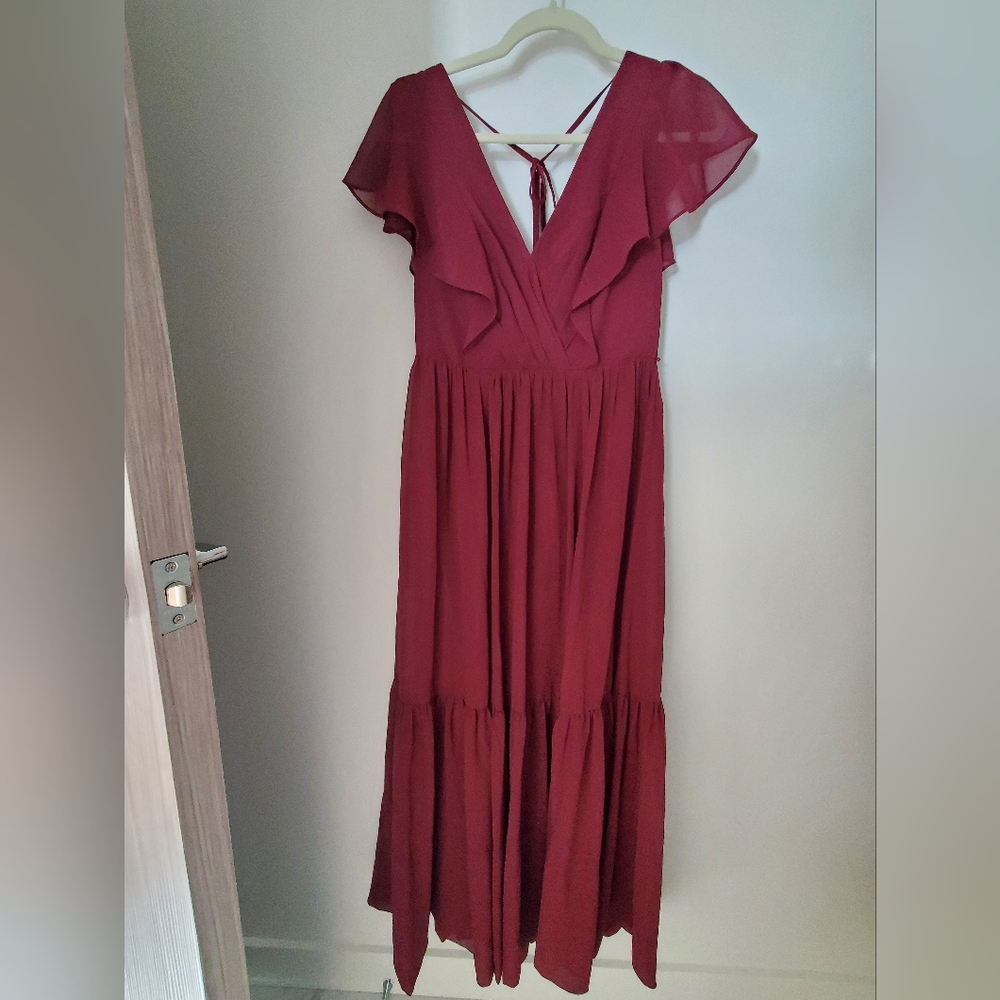 Vera Wang White Wine Pleated Maxi dress V-Neck